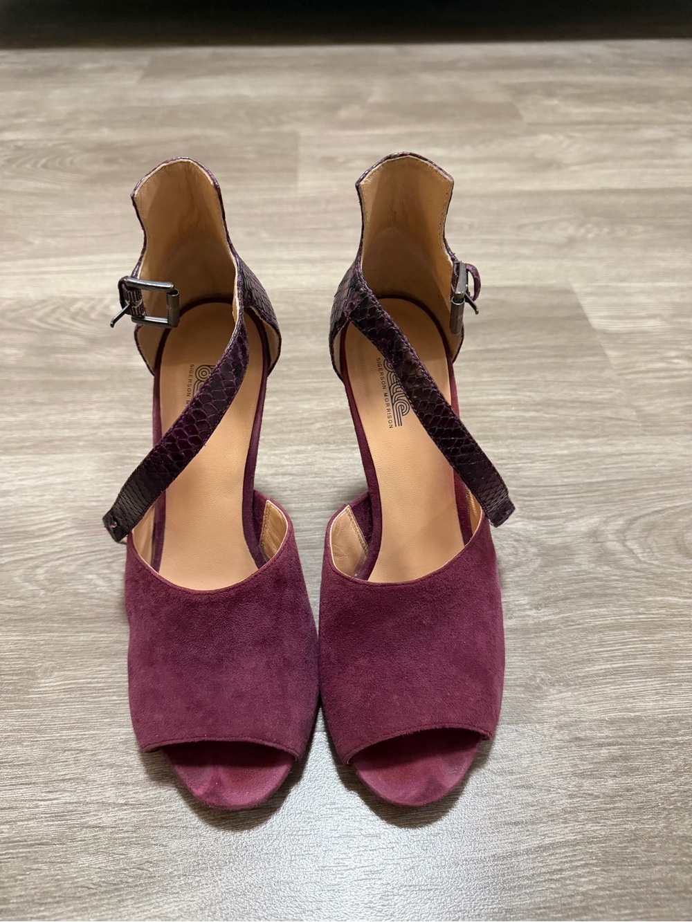 Women’s Open-Toe Ankle Strap Heels in Burgundy